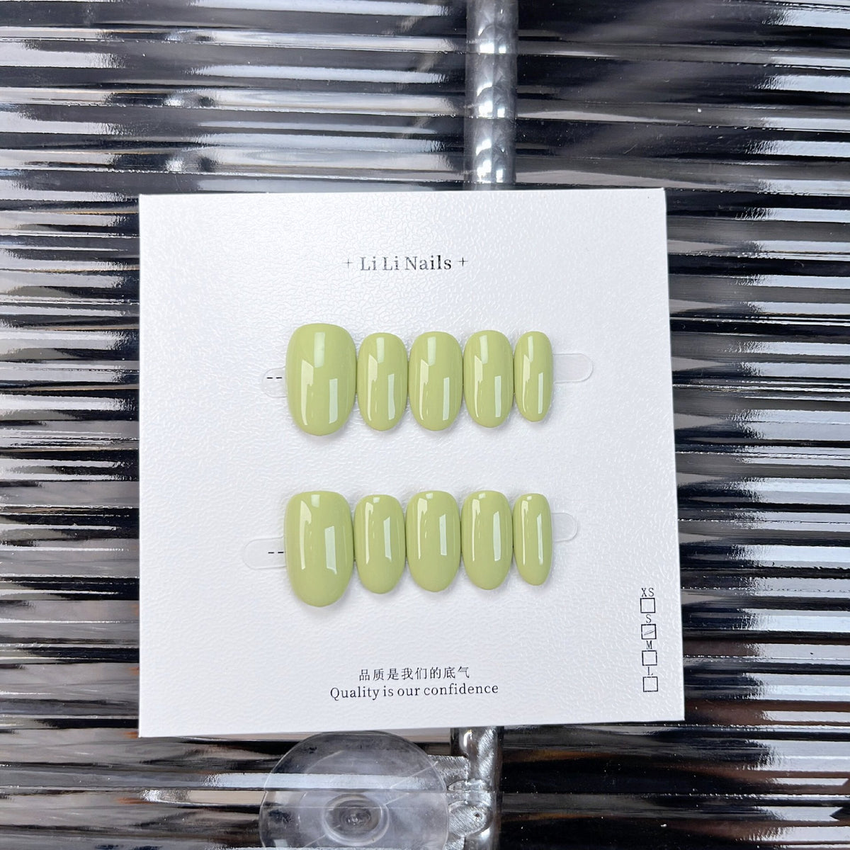 The Essential Solids | Short Round Handmade Press-on Nails – Image 3