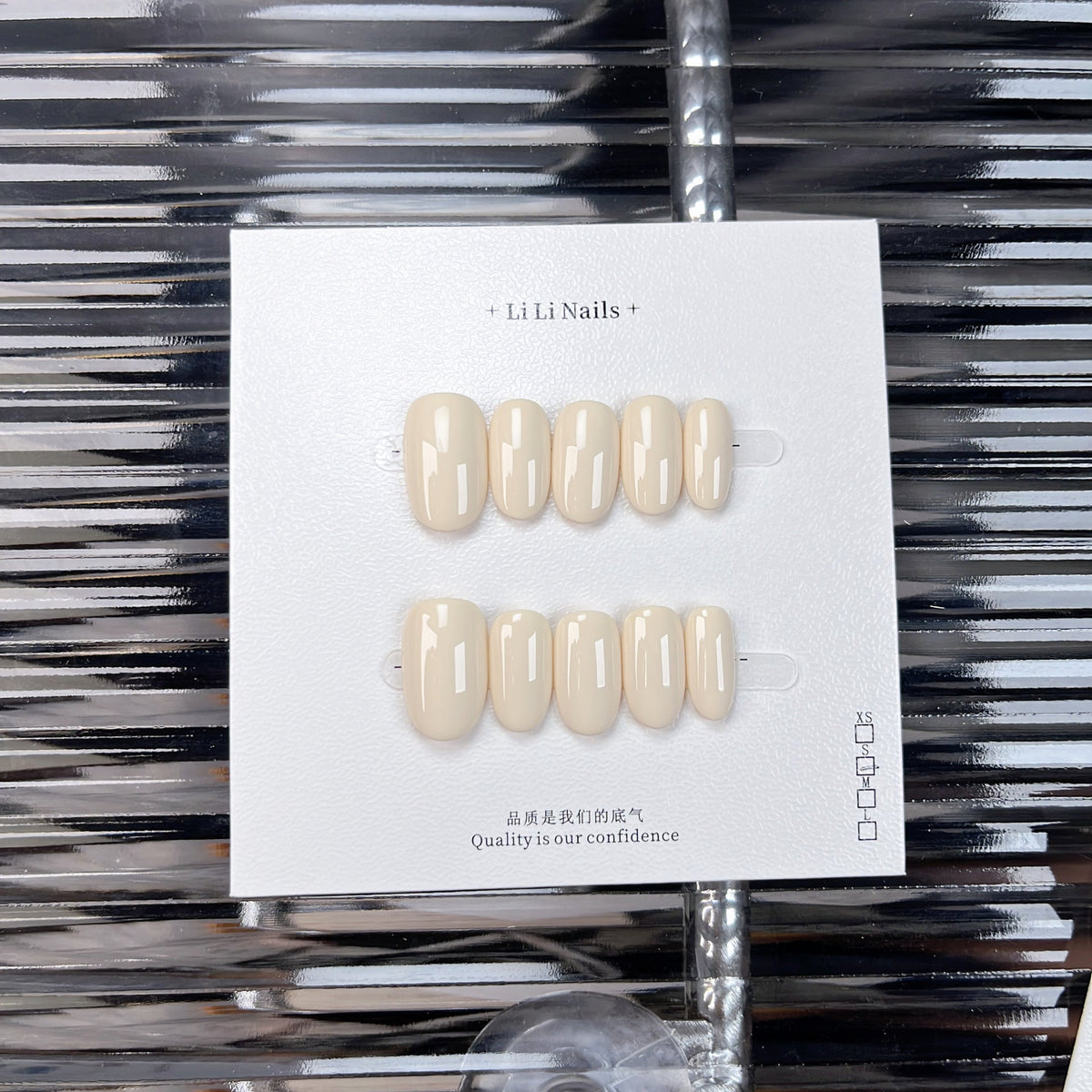 The Essential Solids | Short Round Handmade Press-on Nails – Image 12