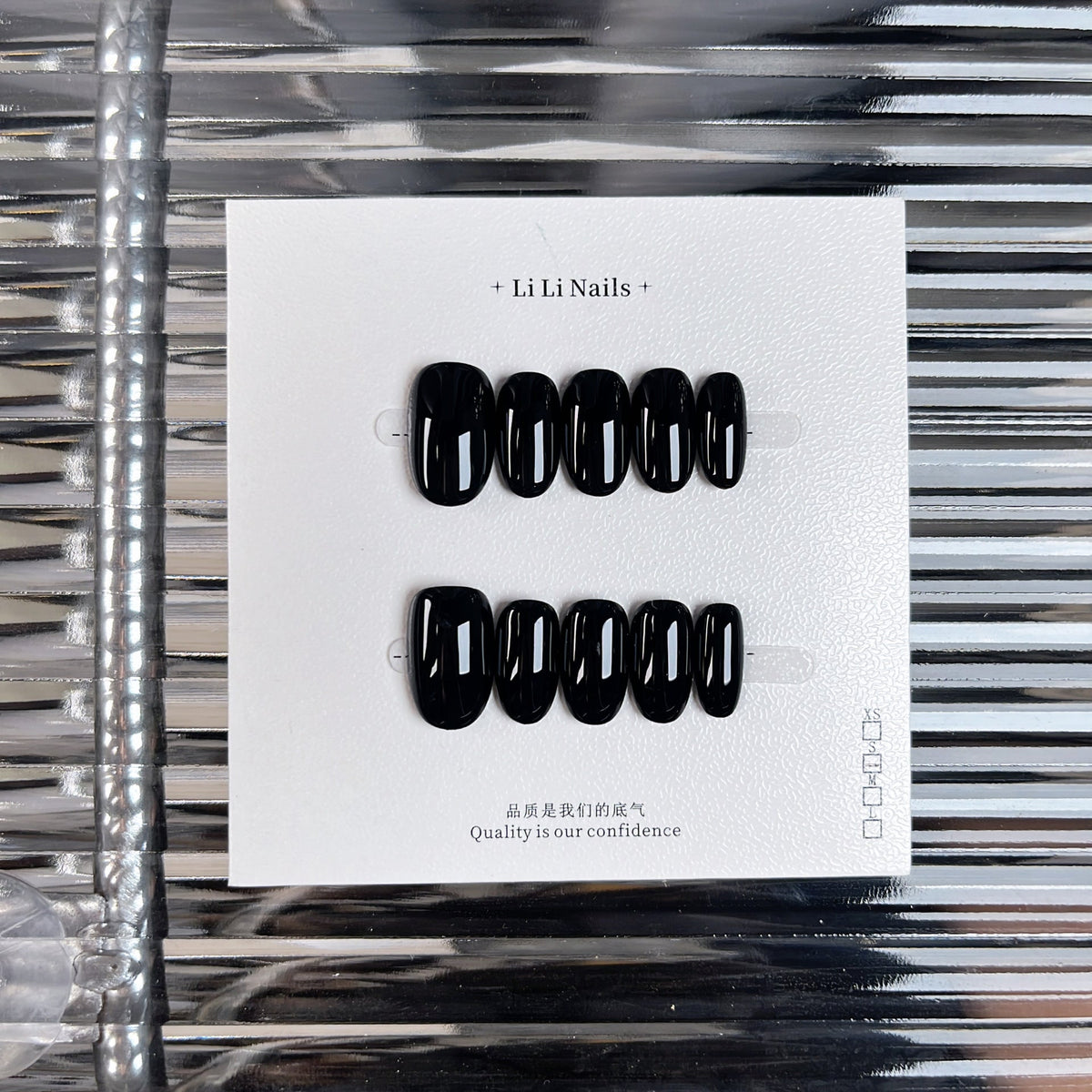 The Essential Solids | Short Round Handmade Press-on Nails – Image 9