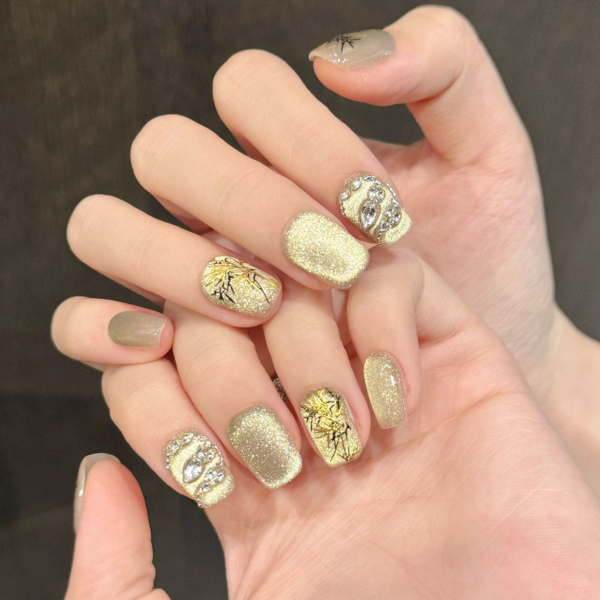 365nails: "Gilded Blossom" – 3D Pearl & Floral Handmade Short Square Nails – Image 3