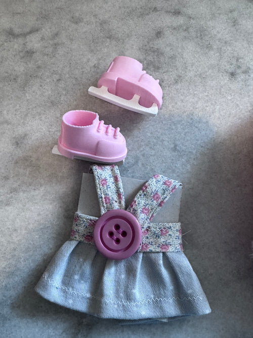 Cozy Cottage Winter Skater Labubu Outfit Set
