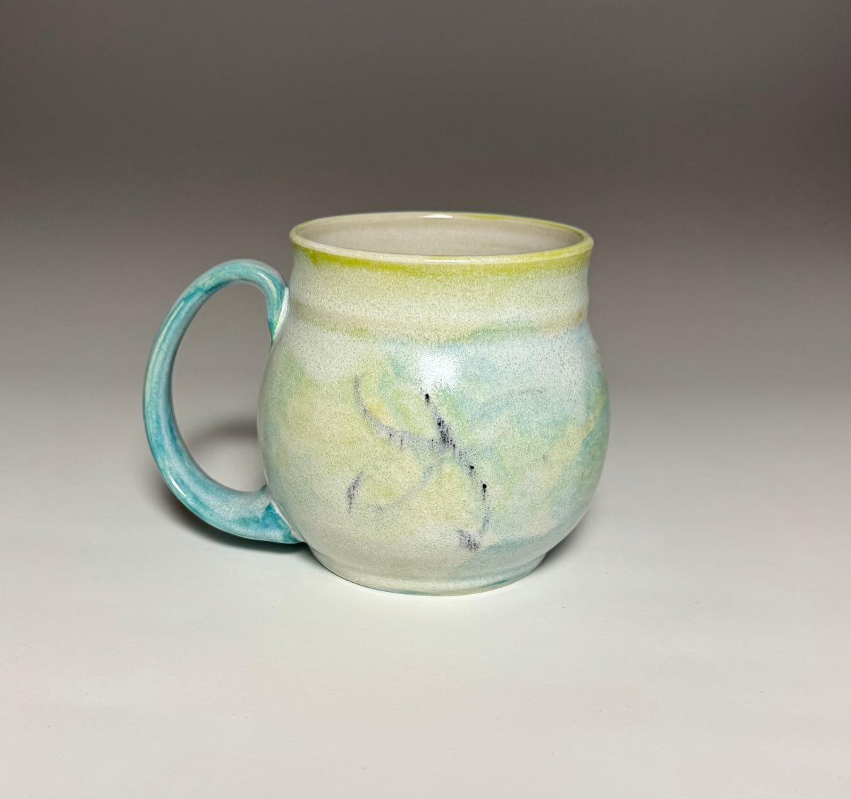 hand made belly shaped pottery mug