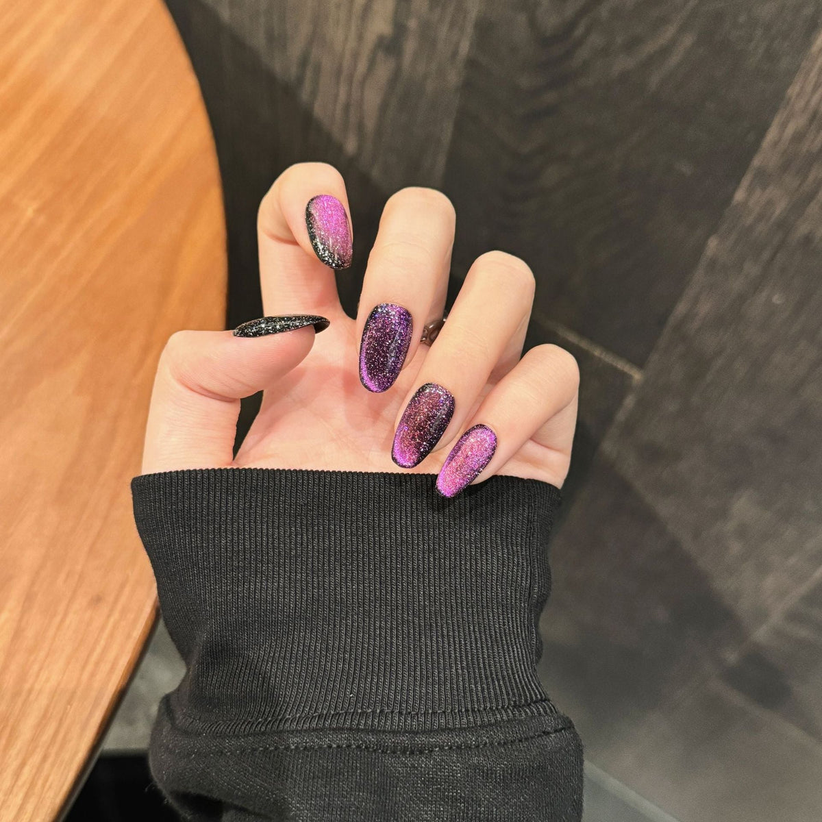 365nails: "Violet Stardust" – Magnetic Cat-Eye Glitter Handmade Short Almond Nails – Image 3